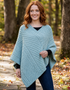 Aran Merinowoll-Poncho mit Rundhalsausschnitt | Himbeere – Premium-Strickwaren mit Tradition