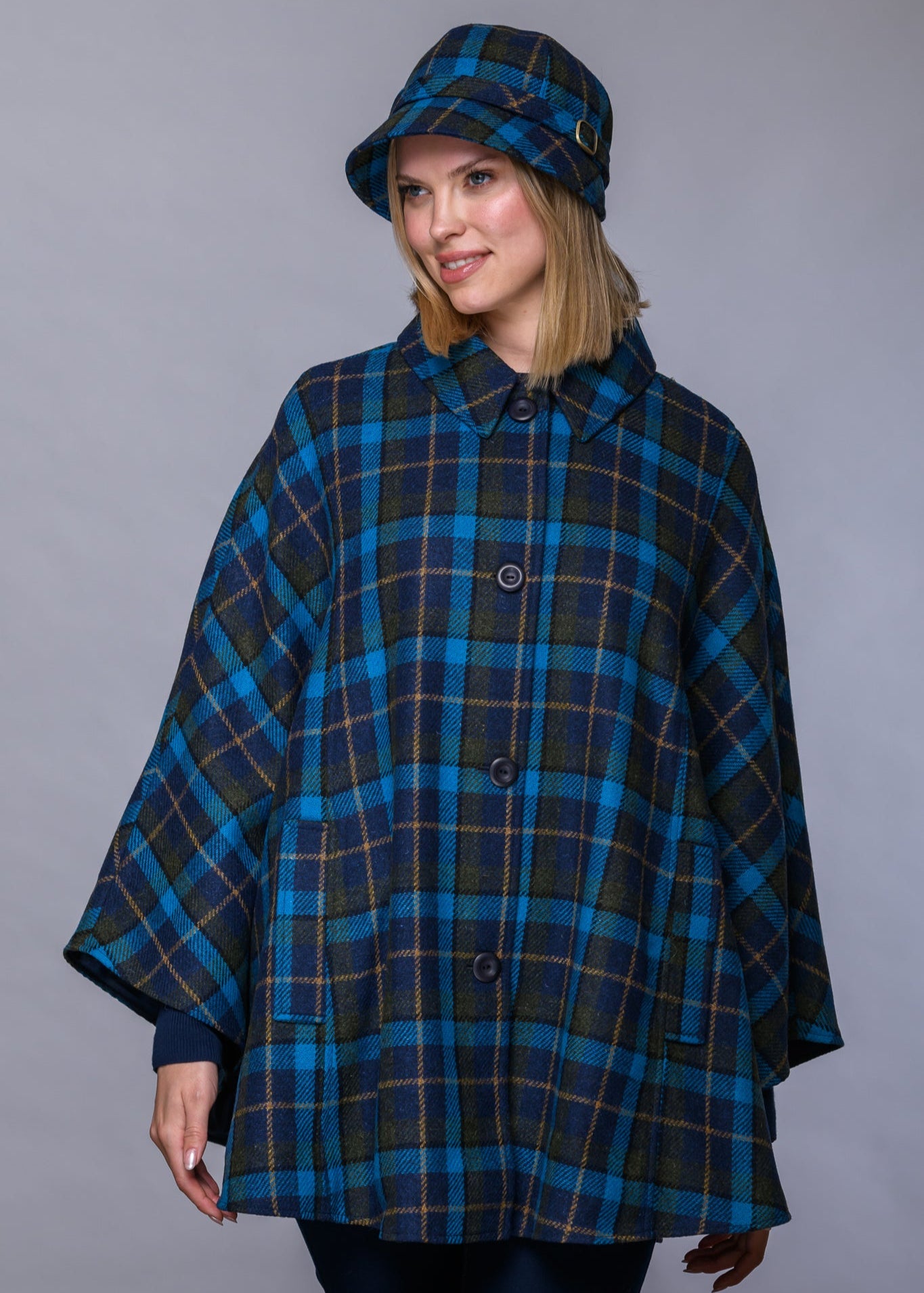 Mucros Country Cape | Blue Navy Check