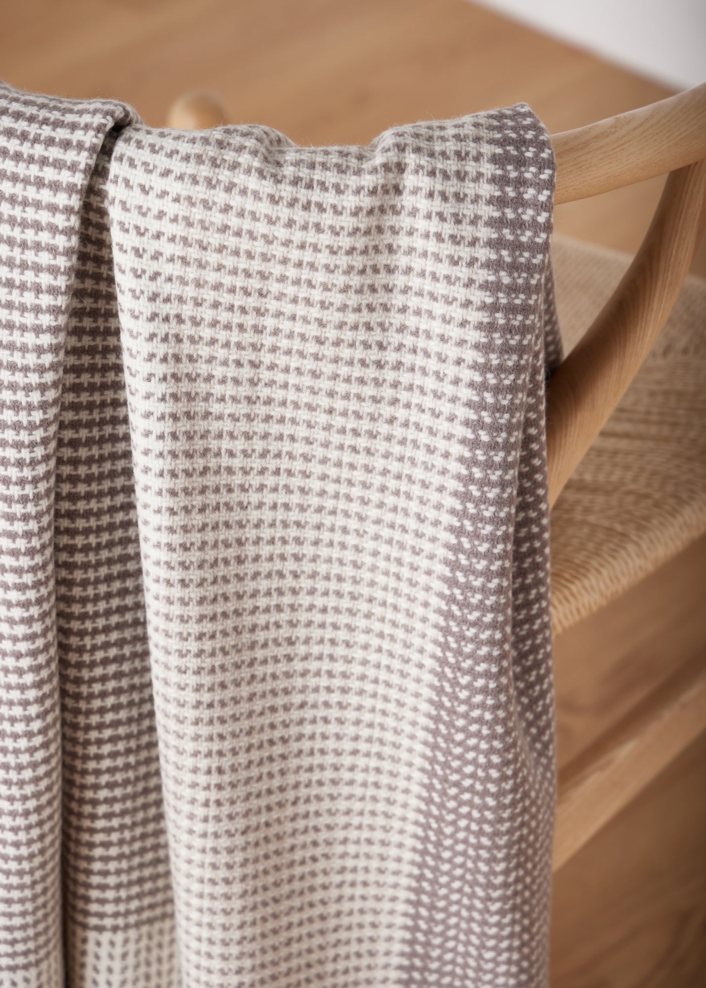 Foxford Dún Briste Cashmere and Lambswool Throw