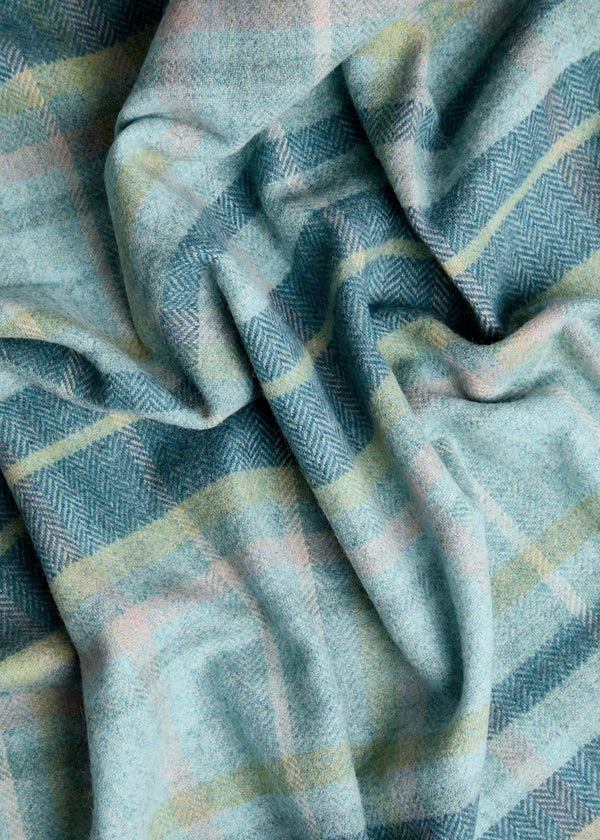 Foxford Lambswool Throw | Rosslare