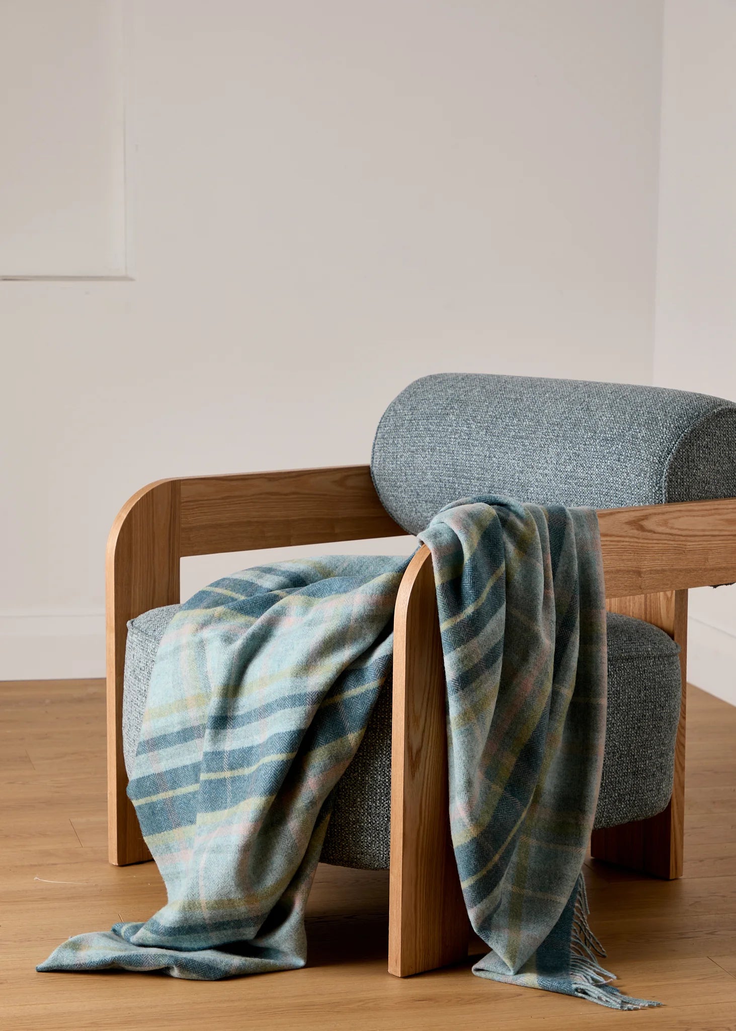 Foxford Lambswool Throw | Rosslare