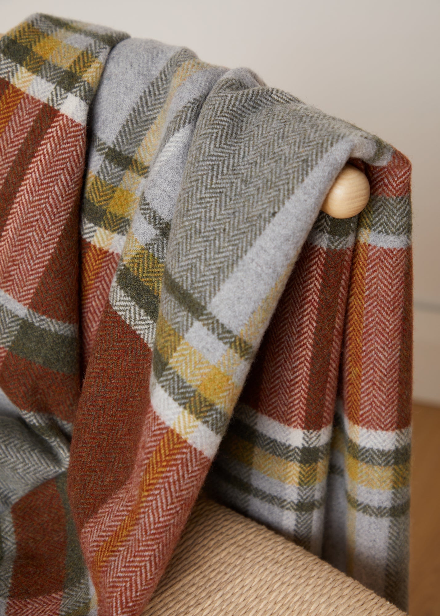 Foxford Óige Lambswool Throw