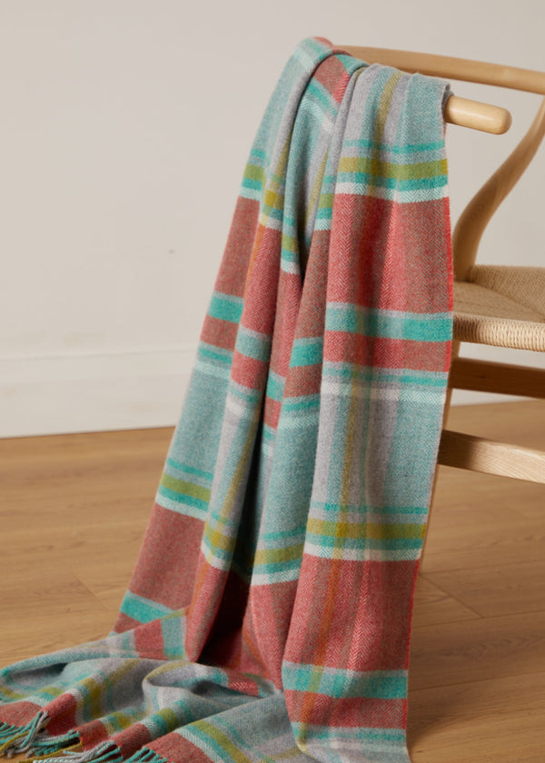 Foxford Spraoi Lambswool Throw