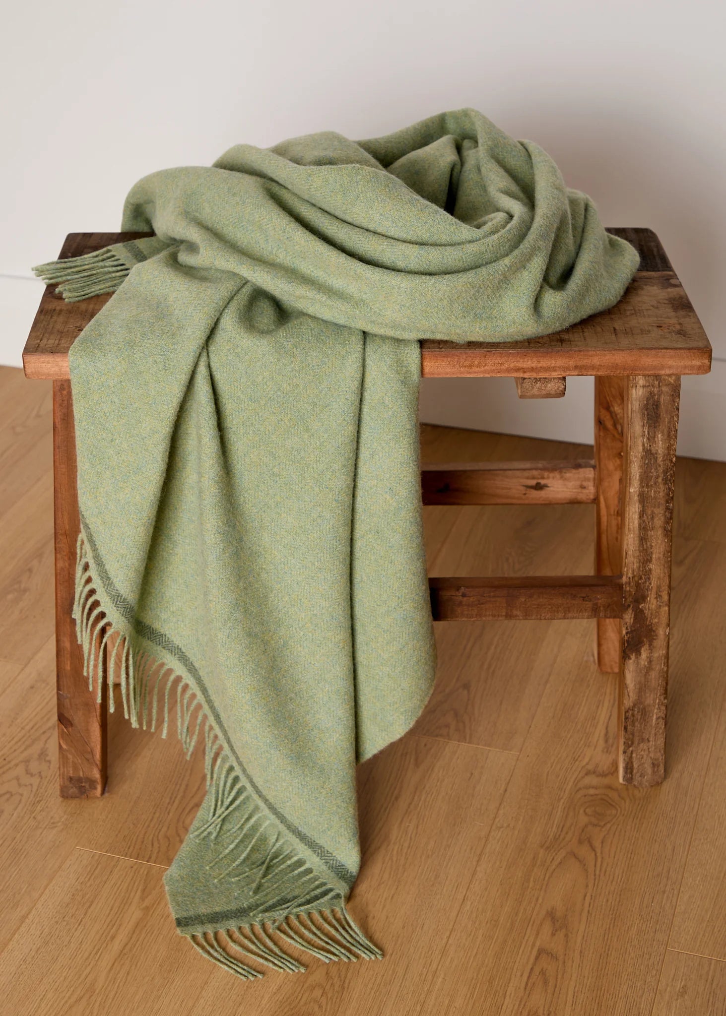 Foxford Lambswool Throw | Blackwater