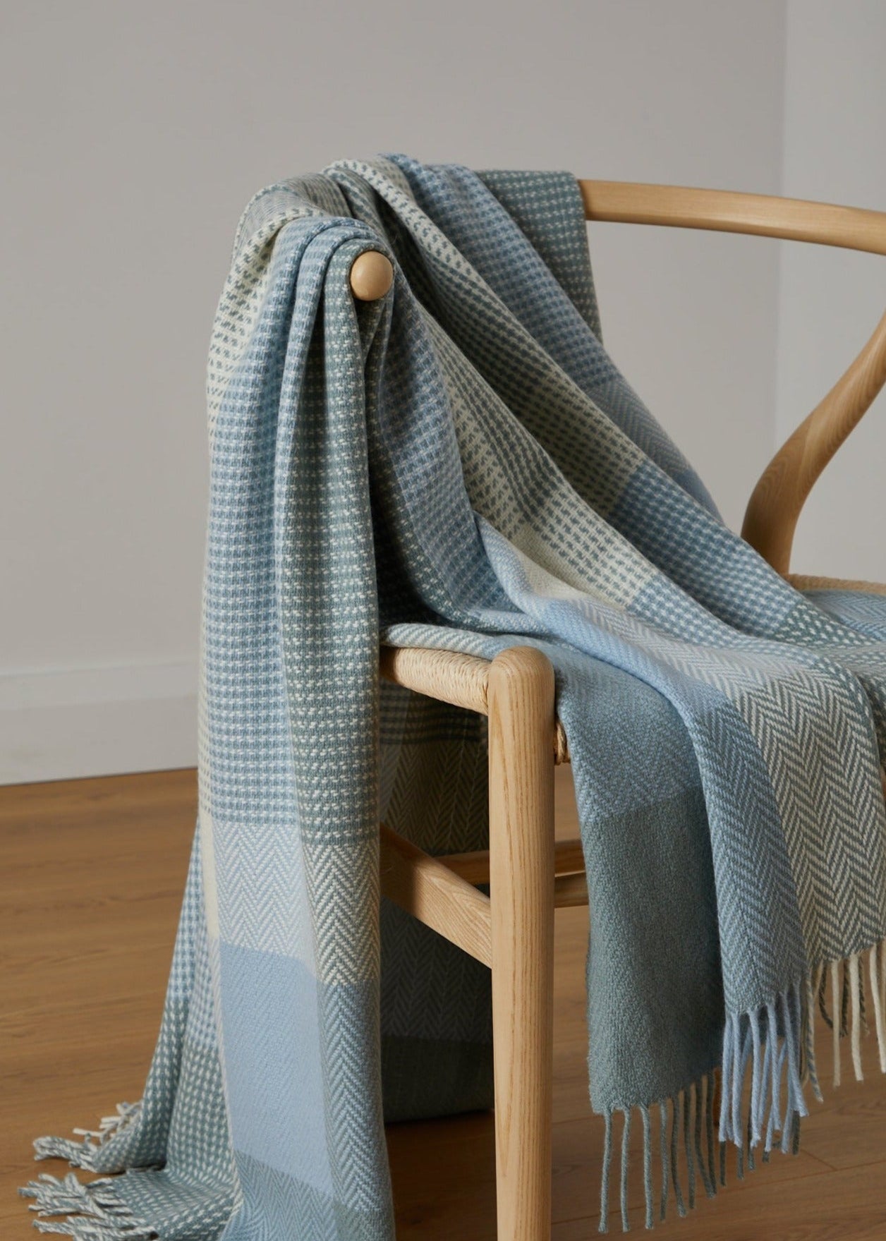 Foxford Tara Cashmere Throw