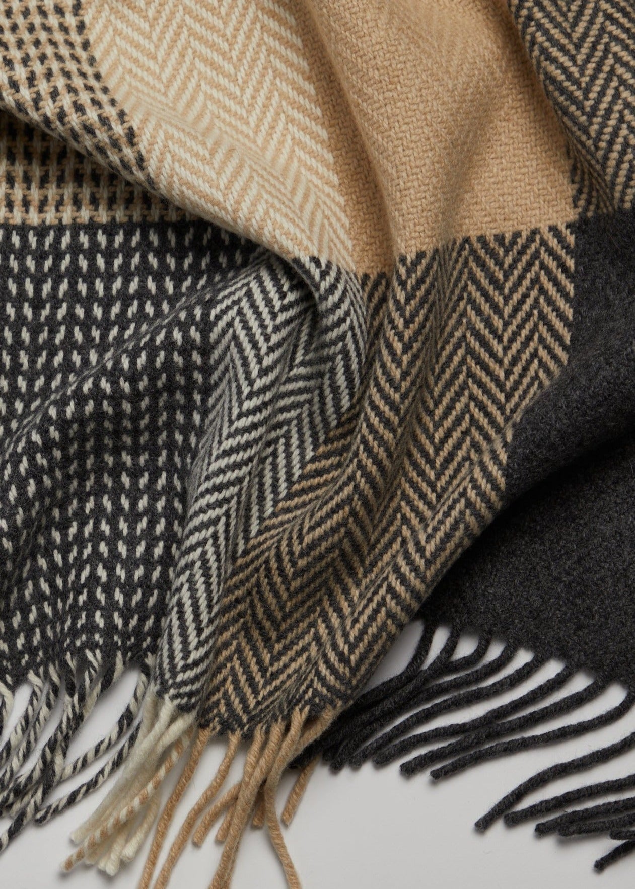 Foxford Cashmere Lambswool Throw | Downpatrick