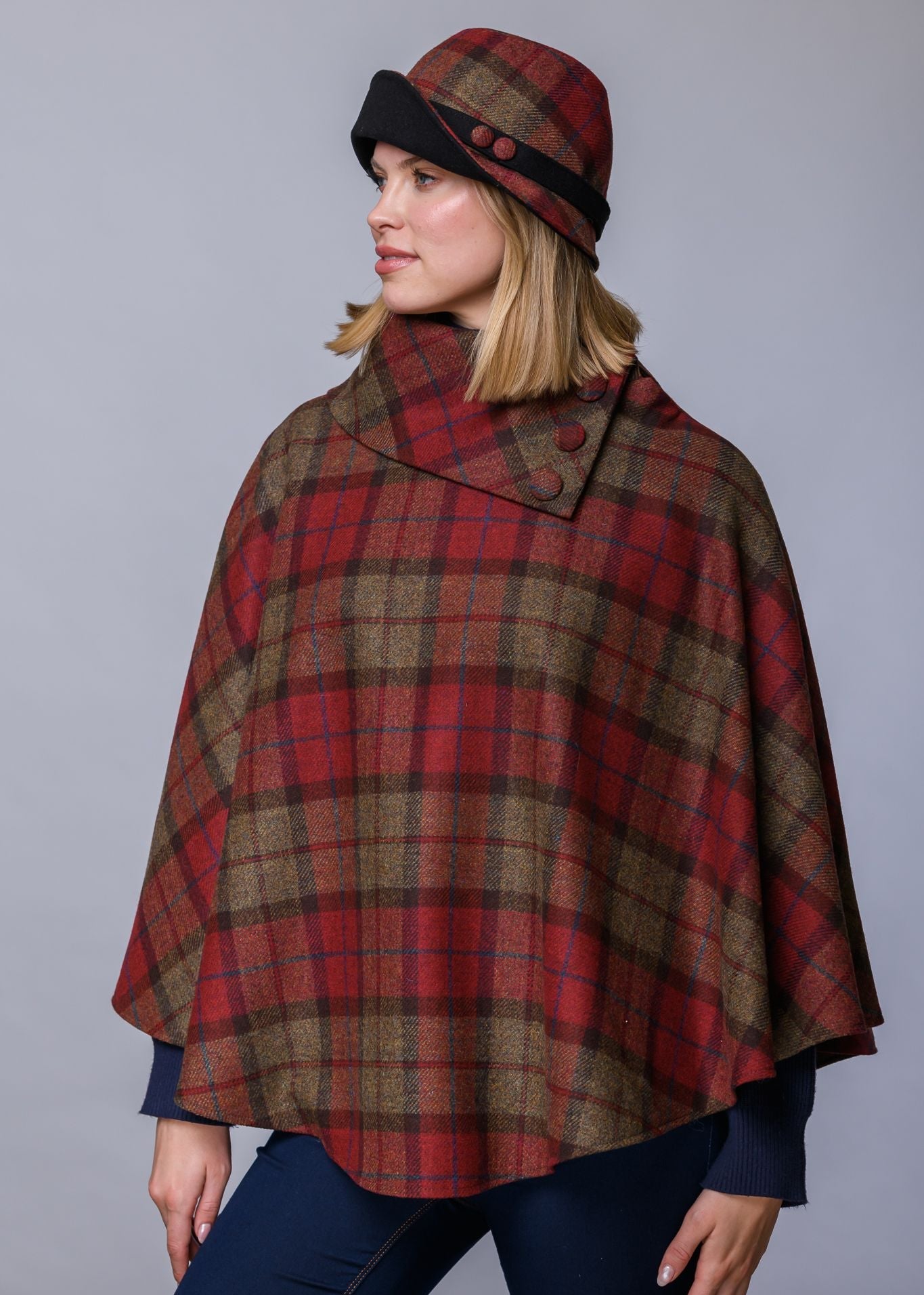 Mucros Poncho | Red Check