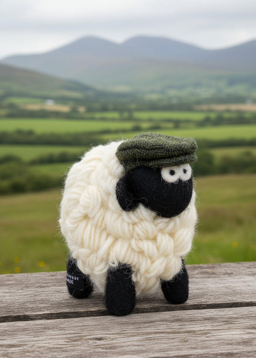 Erin Knitwear Knitted Sheep | Green Flat Cap - Medium
