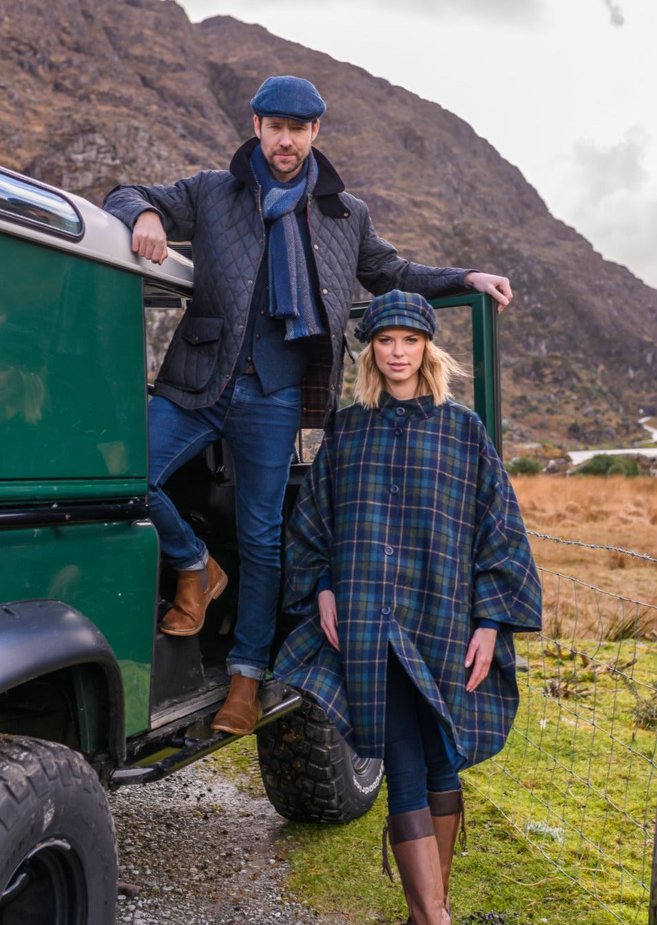 Mucros Dunloe Cape | Navy Check