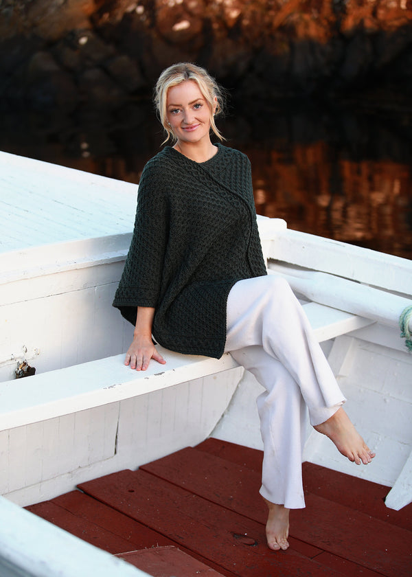 Aran Merino Wool V Poncho | Army Green