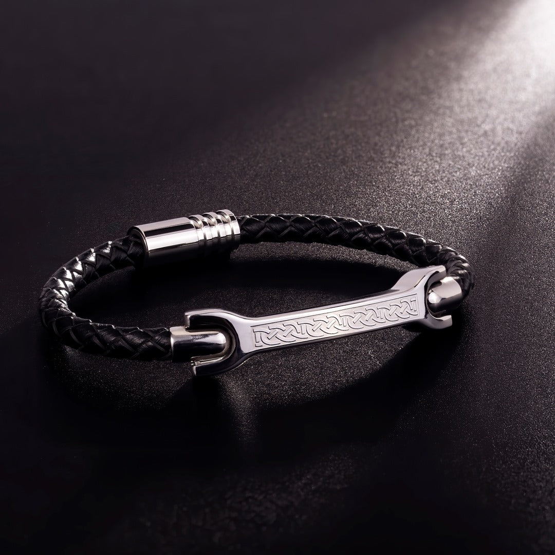 Solvar Mens Celtic Leather Bracelet