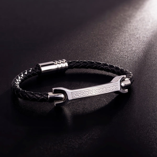 Solvar Mens Celtic Leather Bracelet