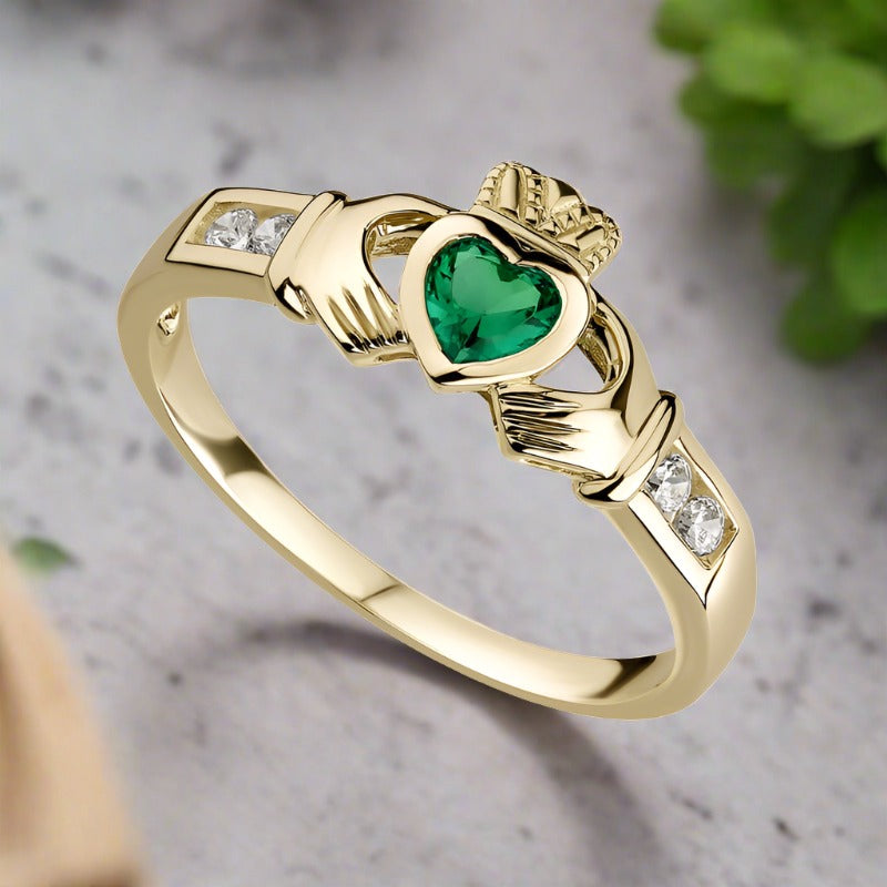 Solvar 10K Gold Emerald Claddagh Ring S2518