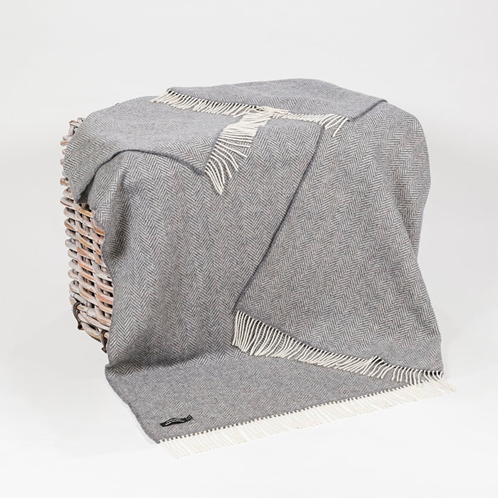 John Hanly Oversized Cashmere Throw | Grey Herringbone