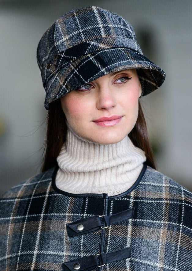 Mucros Black Gray Flapper