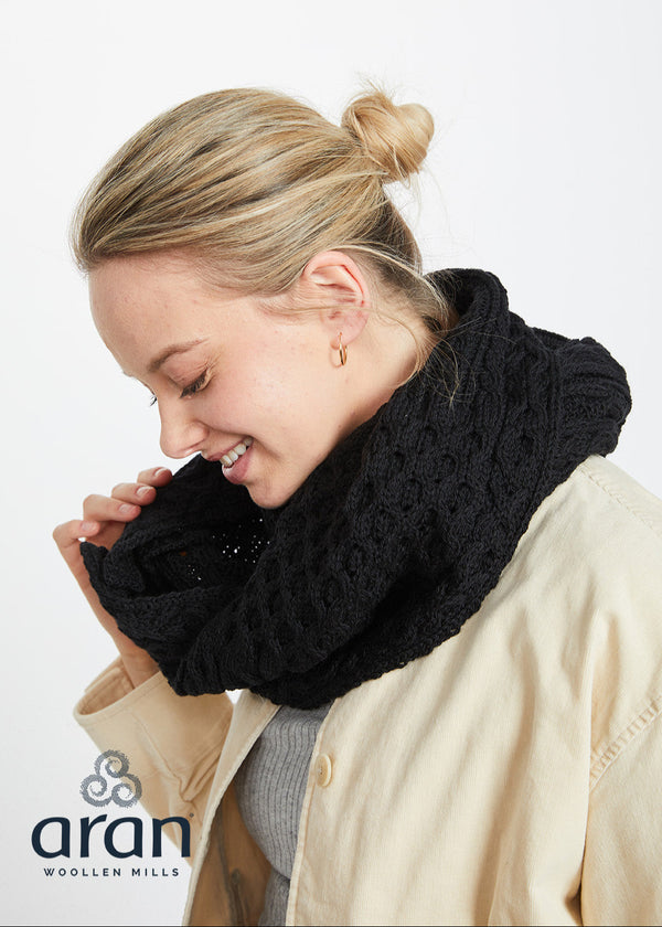 Aran Buttoned Snood | Black