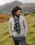Écharpe en laine d'agneau John Hanly | Carreaux bleu, beige et anthracite | Fabriquée en Irlande