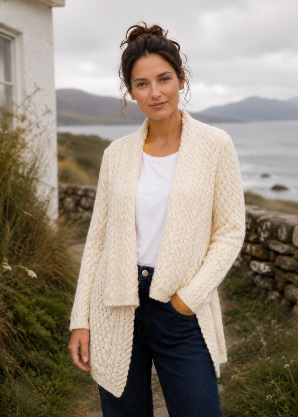 IrelandsEye Damen-Aran-Cardigan mit Wasserfallmuster | Natur