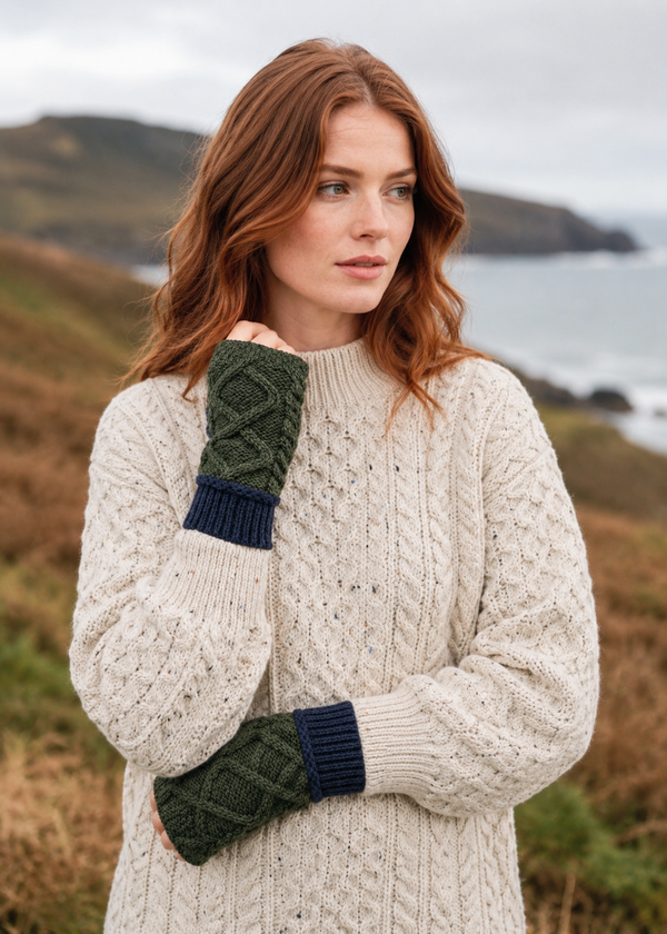 Two Tone Aran Mittens – Green & Navy