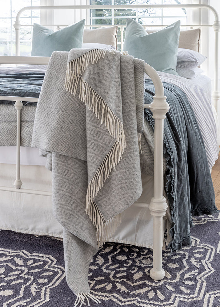 Oversize Merino Wool Cashmere Throw Pale Grey & Cream Herringbone