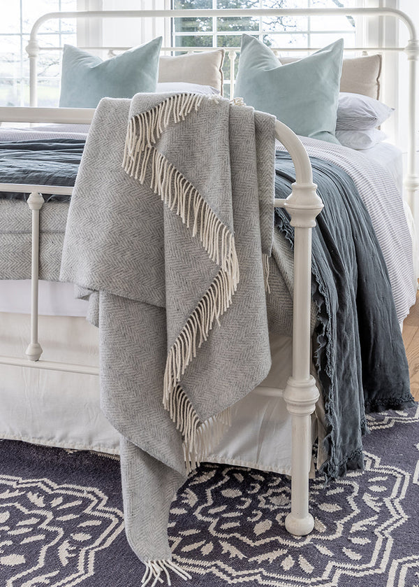 Oversize Merino Wool Cashmere Throw Pale Grey & Cream Herringbone