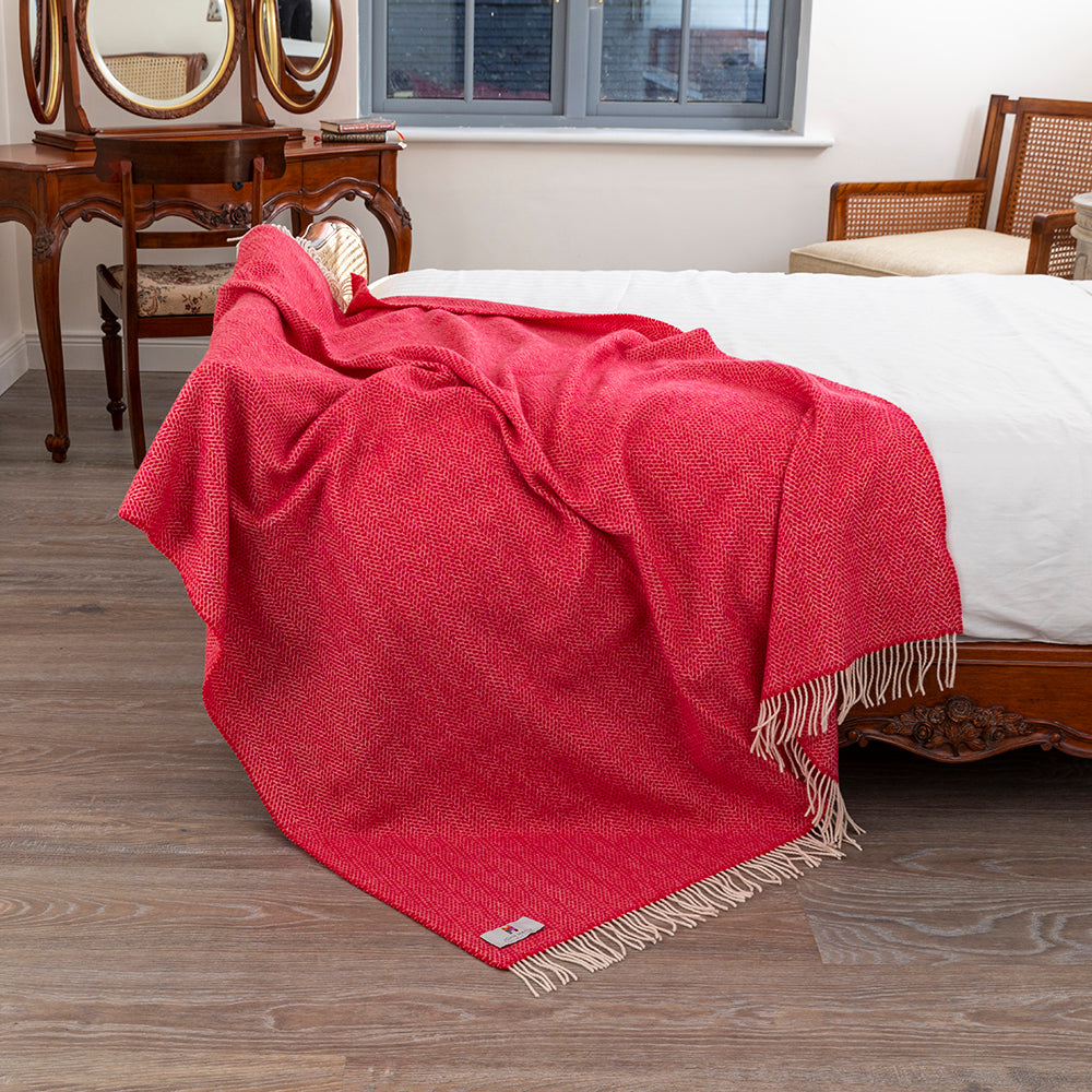 Oversized Merino Wool Cashmere Throw Raspberry Herringbone