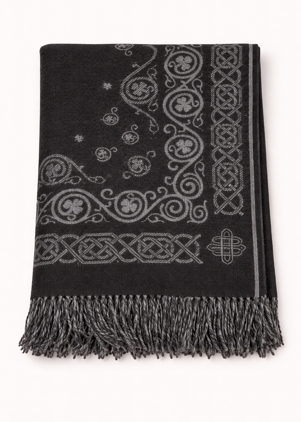 Aran Shamrock Blanket| Stone Grey / Black 
