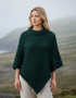 Aran Merinowoll-Poncho mit Rundhalsausschnitt | Himbeere – Premium-Strickwaren mit Tradition