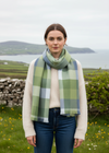 Écharpe en mérinos géant Foxford | Bloc vert et bleu