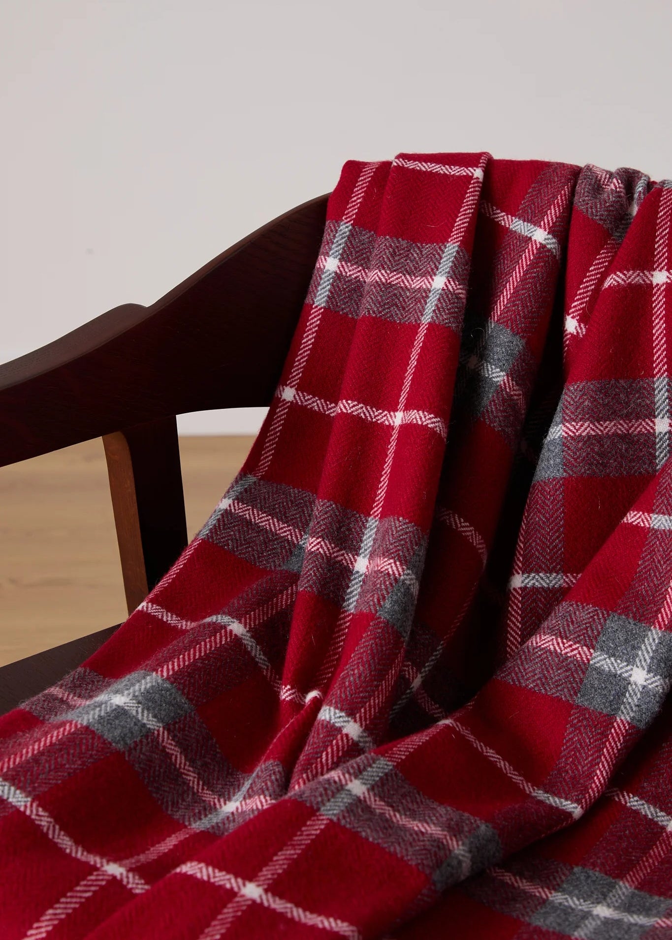 Foxford Lambswool Throw | Ashford Grey Check