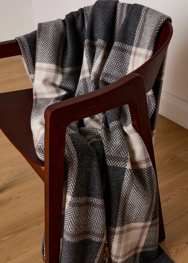 Foxford Cashmere and Lambswool Throw | Dun Chaoin