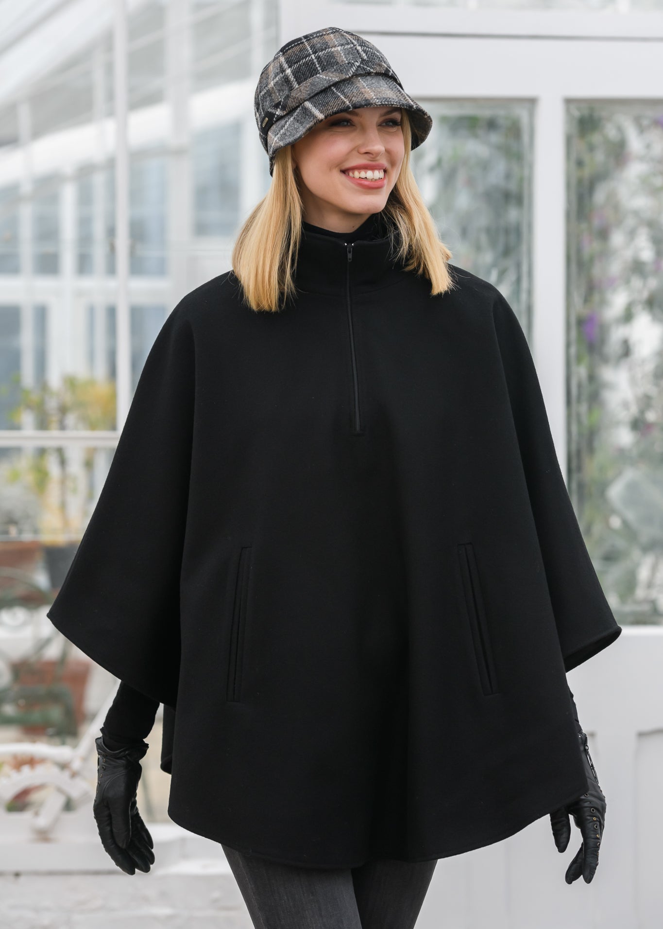 Mucros Half Zip Poncho | Black