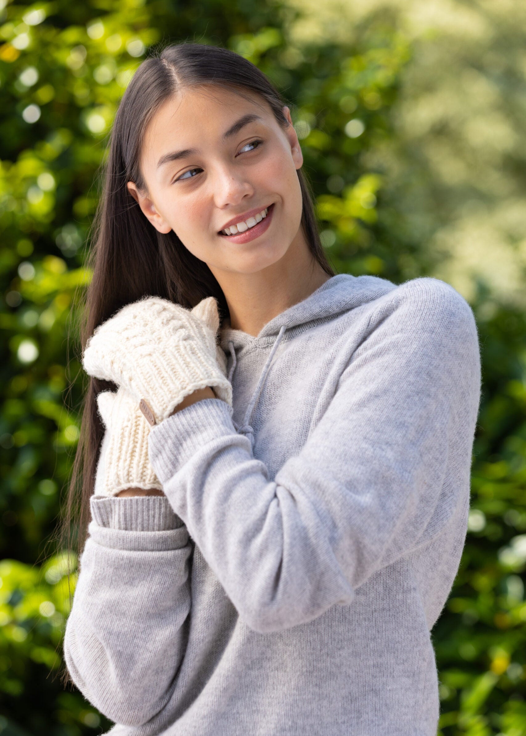 Erin Aran Cable Mittens | Natural