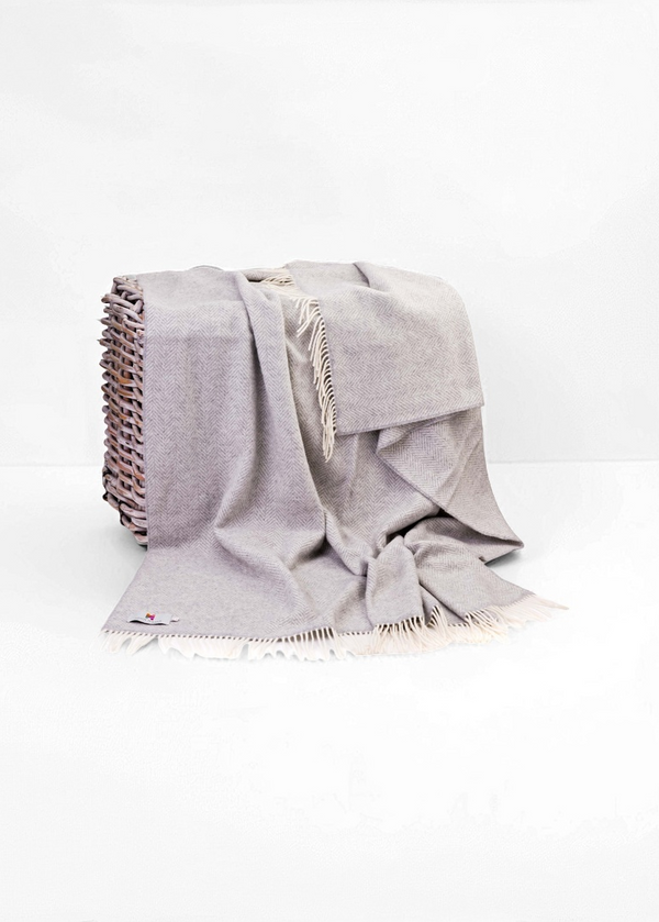 John Hanly Cashmere Merino Throw | Pale Grey