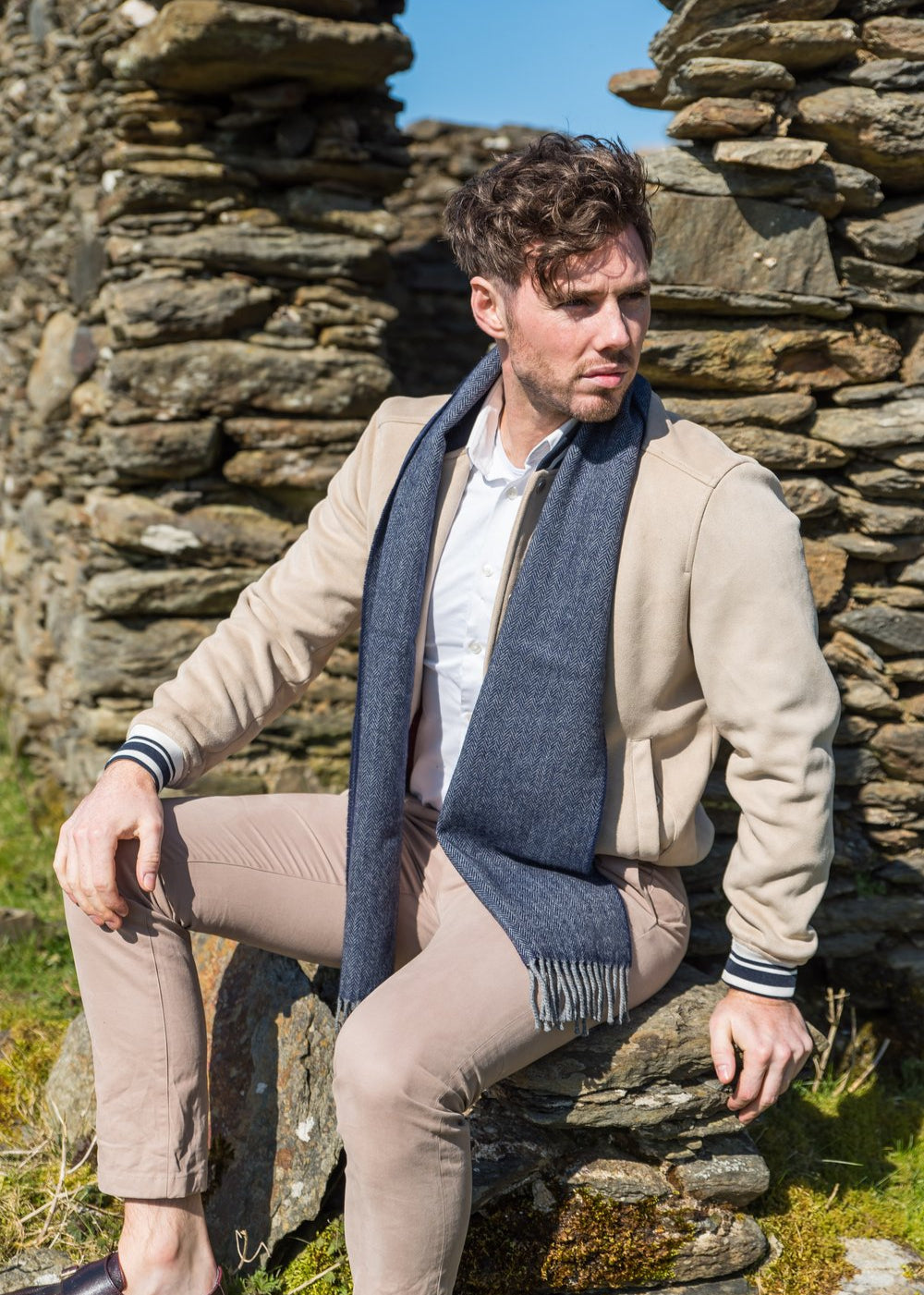 McNutt Lambswool Scarf | Navy & Grey