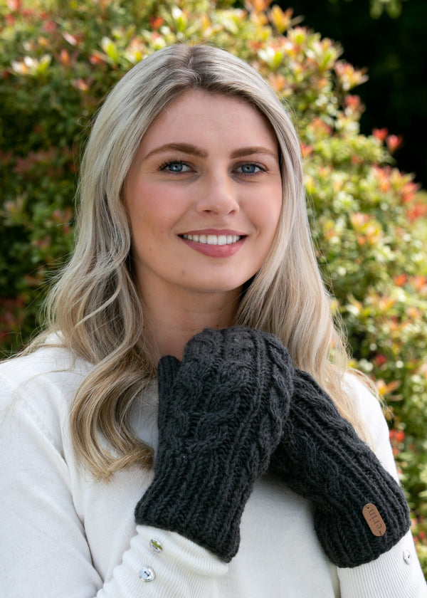 Erin Aran Cable Mittens | Charcoal