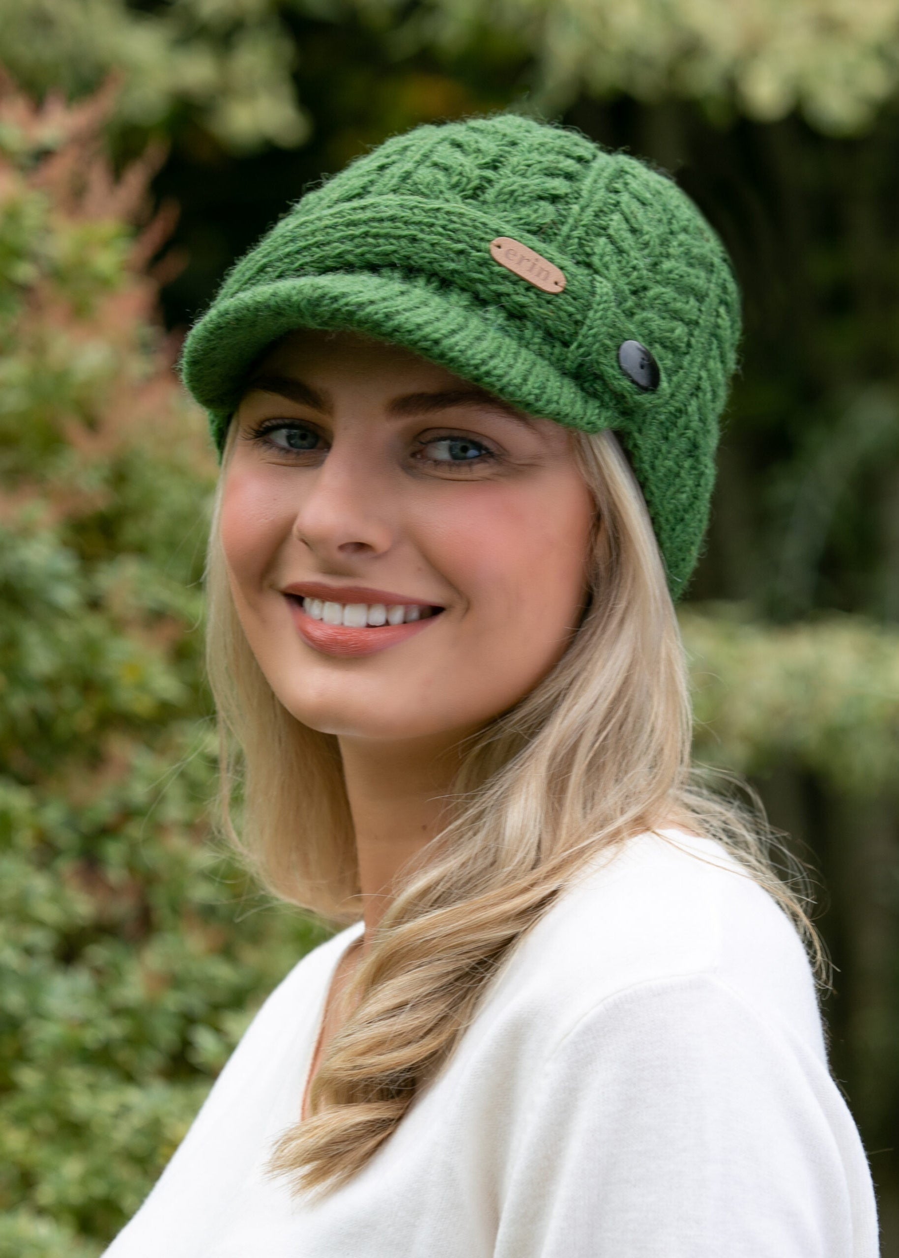 Erin Aran Cable Peak Hat | Green