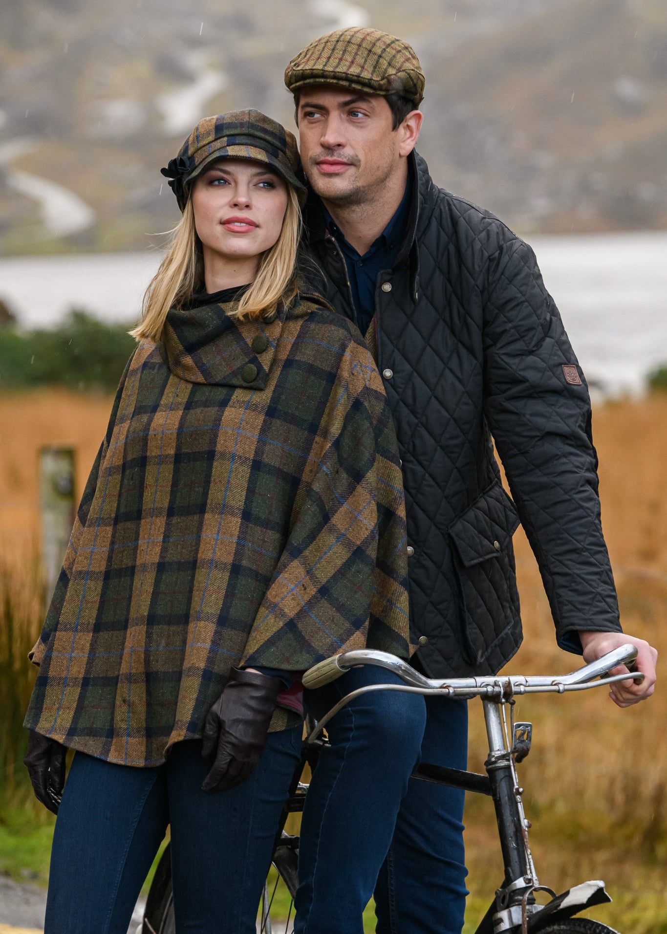 Mucros Wool Tweed Poncho | Moss Check