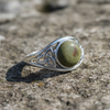 Bague en marbre du Connemara avec nœud celtique de la Trinité