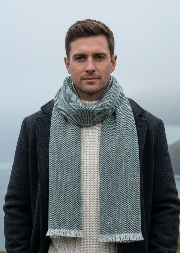 Écharpe en laine Mucros Donegal verte | Fabriquée en Irlande | Tricot traditionnel irlandais