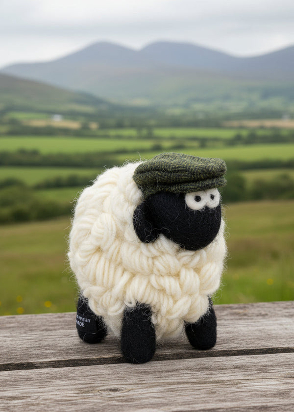Erin Knitwear Knitted Sheep | Green Flat Cap - Medium