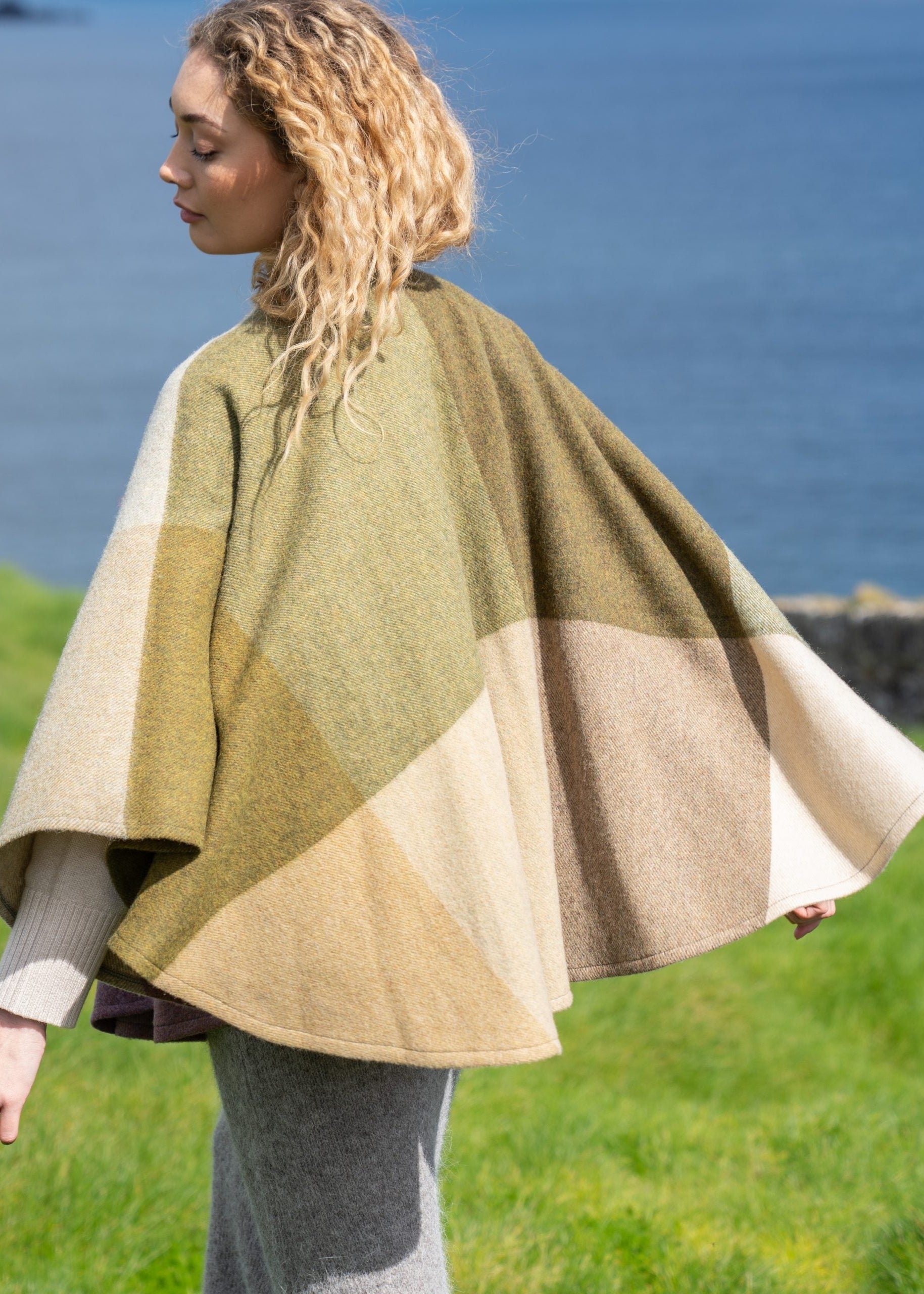 John Hanly Lambswool Cape | Heather Moss Beige Block