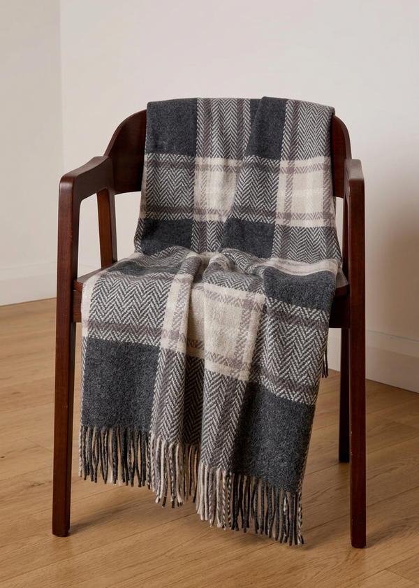 Foxford Cashmere and Lambswool Throw | Dun Chaoin