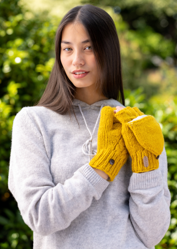Aran Cable Hunter Gloves - Mustard