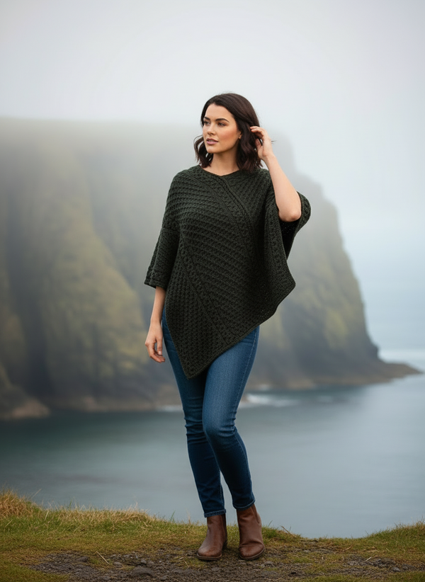 Aran Merino Wool V-Neck Poncho | Army Green