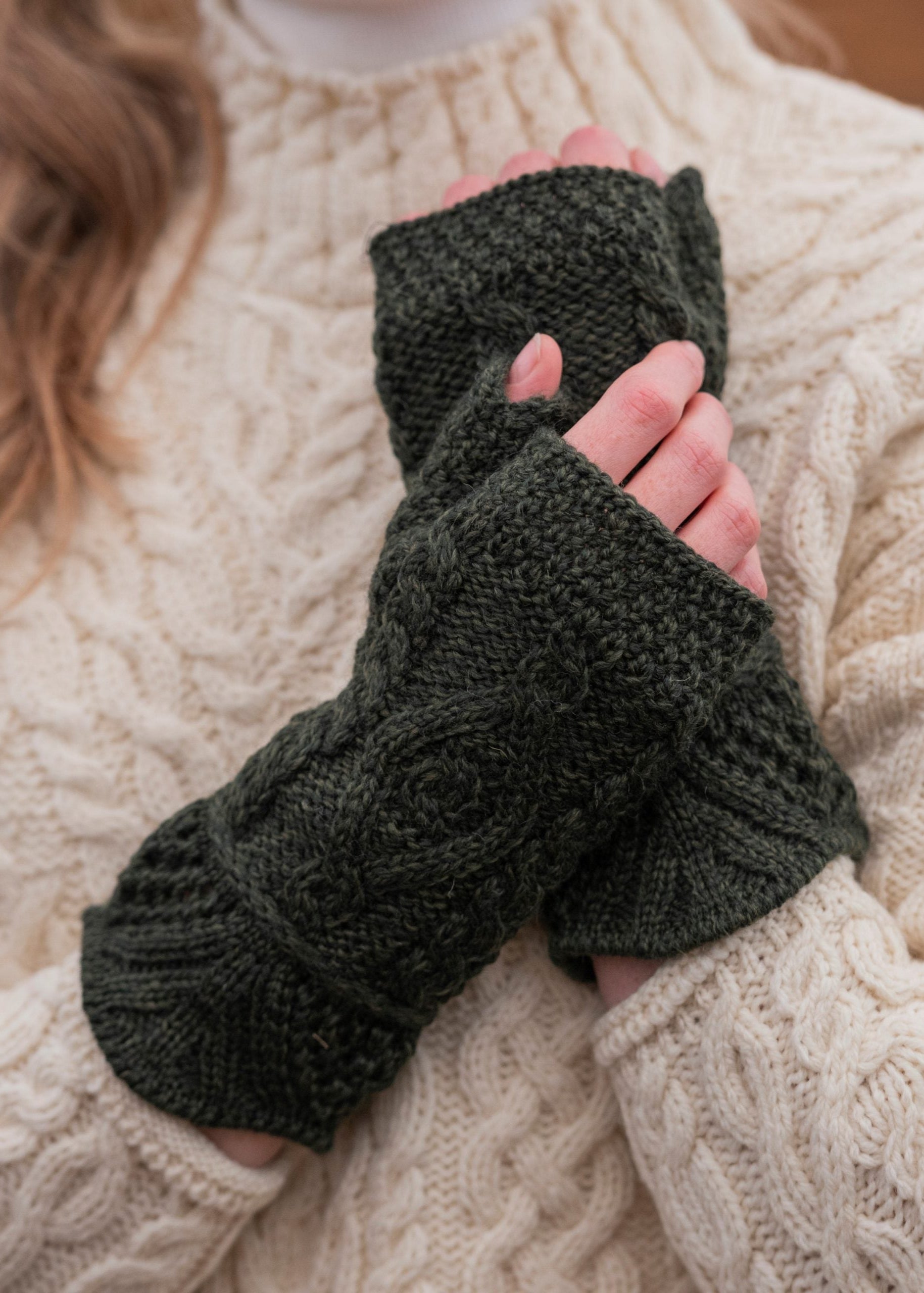 Aran Fingerless Gloves | Green