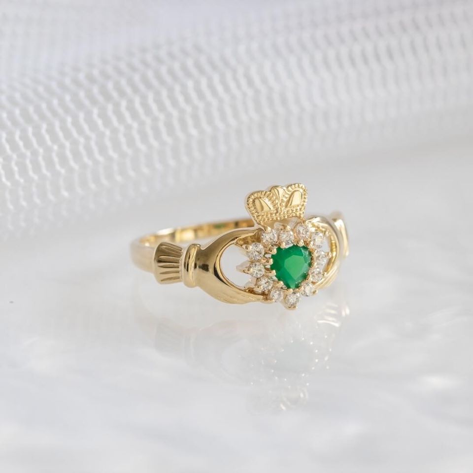 Solvar Ladies 10k Gold Green Agate Claddagh Ring