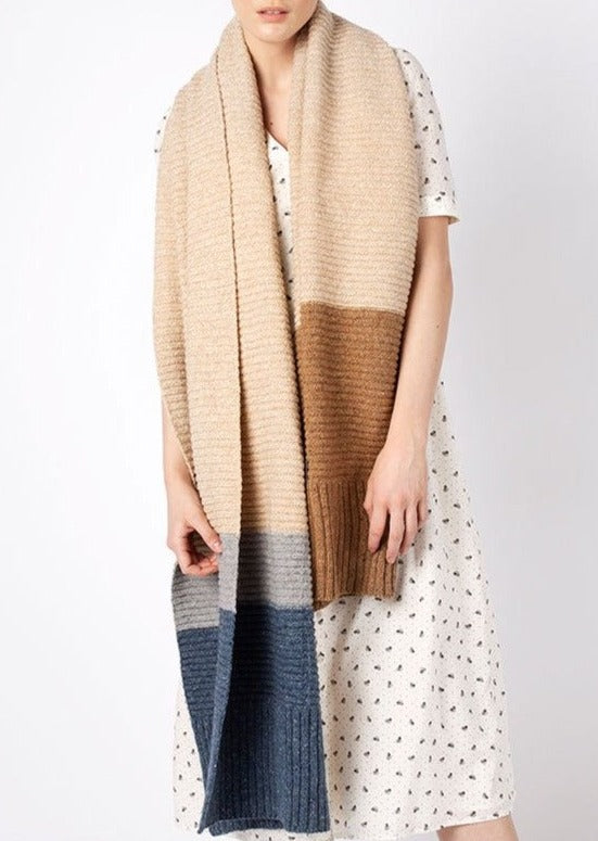 Oversized Cashmere Mix Knitted Seashell Biscuit Scarf