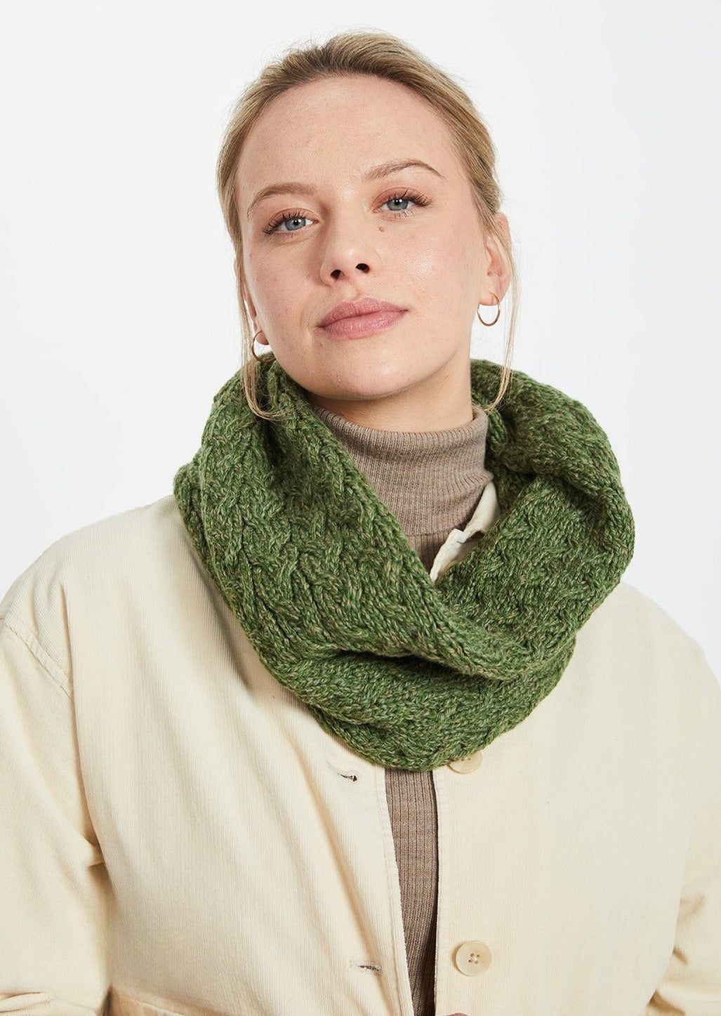 Aran Infinity Cable Scarf | Meadow Green